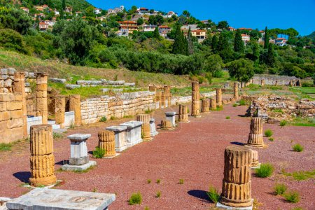 Téléchargez les photos : Portique Nord de l'Agora du site archéologique de Messini antique en Grèce. - en image libre de droit