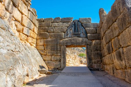 Lions 'Gate of Mycenae en el sitio arqueológico de Mycenae en Grecia.