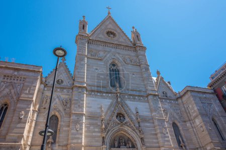 Téléchargez les photos : Cathédrale Santa Maria Assunta en ville italienne Naples. - en image libre de droit