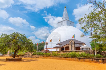 Foto de Mirisavetiya Stupa en Anuradhapura en Sri Lanka. - Imagen libre de derechos
