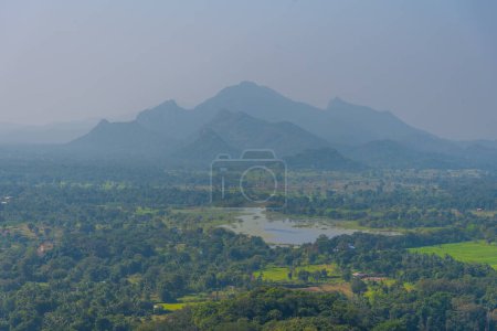 Téléchargez les photos : Vue aérienne du paysage près de Sigiriya, Sri Lanka. - en image libre de droit