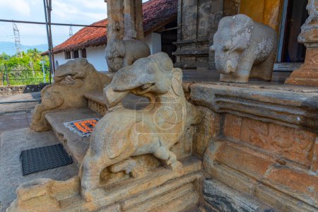 Téléchargez les photos : Temple Gadaladeniya près de Kandy, Sri Lanka. - en image libre de droit