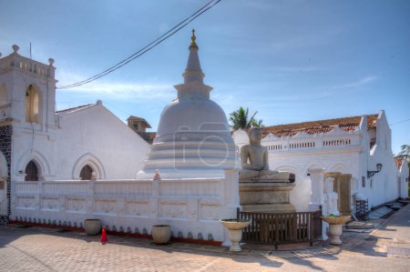 Téléchargez les photos : Temple bouddhiste de Sri Sudharmalaya à Galle, Sri Lanka. - en image libre de droit