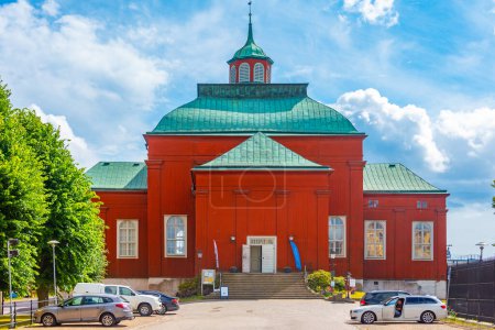 Téléchargez les photos : Église de l'Amiralité rouge à Karlskrona en Suède. - en image libre de droit