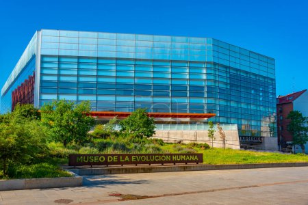 Foto de Burgos, España, 4 de junio de 2022: Museo de la Evolución en la ciudad española Burgos. - Imagen libre de derechos