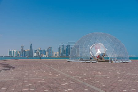 Téléchargez les photos : Doha, Qatar, 17 janvier 2022 : Horloge de la Coupe du monde à Doha Qatar - en image libre de droit