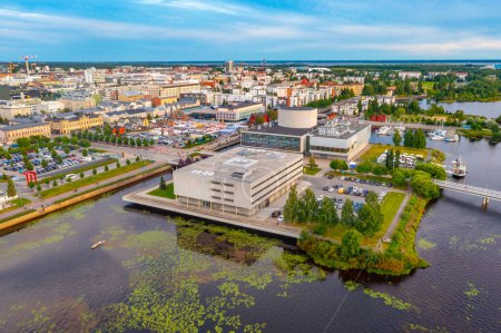 Téléchargez les photos : Oulu, Finlande, 22 juillet 2022 : Vue panoramique du centre de la ville finlandaise Oulu. - en image libre de droit