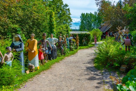 Foto de Koitsanlahti, Finlandia, 26 de julio de 2022: Parque de Esculturas Parikkala en Finlandia. - Imagen libre de derechos