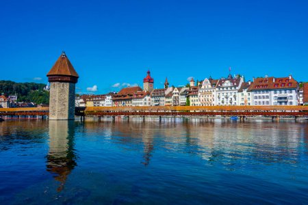 Téléchargez les photos : Luzern, Suisse, 20 septembre 2022 : Panorama de Kapellbruecke à Luzern. - en image libre de droit