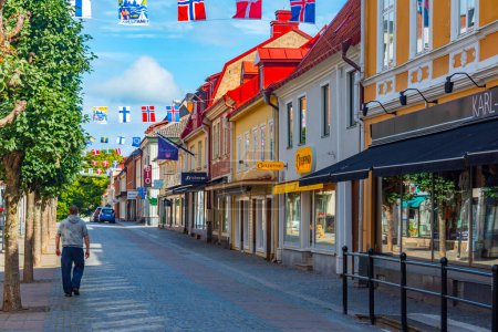 Téléchargez les photos : Karlshamn, Suède, 14 juillet 2022 : Rue commerciale à Karlshamn, Suède.. IMAGE - en image libre de droit