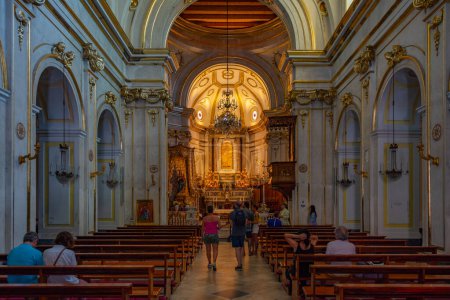 Foto de Positano, Italia, 21 de mayo de 2022: Interior de la iglesia de Santa Maria Assunta en Positano, Italia. - Imagen libre de derechos