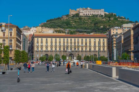 Foto de Nápoles, Italia, 19 de mayo de 2022: Castel Sant 'Elmo con vistas a la ciudad italiana Nápoles. - Imagen libre de derechos