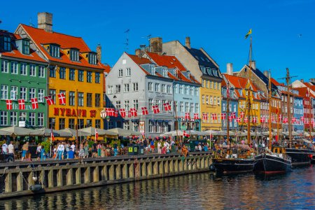 Téléchargez les photos : Copenhague, Danemark, 23 juin 2022 : Vue du vieux port Nyhavn dans le centre de Copenhague, Danemark.. - en image libre de droit