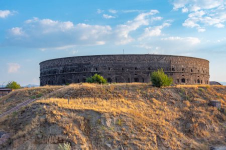 Schwarze Festung in armenischer Stadt Gyumri