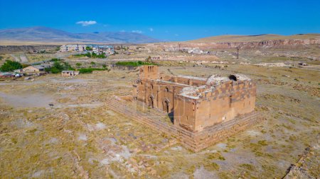 Téléchargez les photos : Yereruyk Surb Karapet Temple en Arménie - en image libre de droit