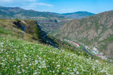 Landschaft des Debed-Canyons und des Sanahin-Dorfes in Armenien