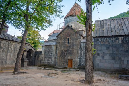 Téléchargez les photos : Journée ensoleillée au complexe monastique Sanahin en Arménie - en image libre de droit