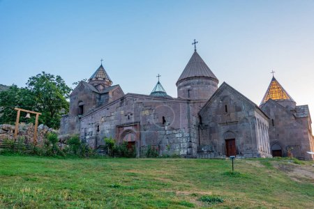 Foto de Salida del sol vista del monasterio de Goshavank en Armenia - Imagen libre de derechos