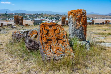 Friedhof Noratus mit Chachkars - antike Grabsteine in Armenien