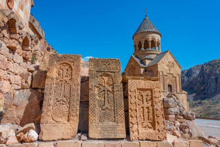 Khachkars en el monasterio de Noravank en Armenia