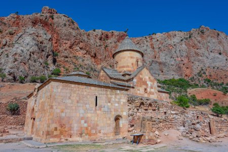 Día de verano en el monasterio de Noravank en Armenia