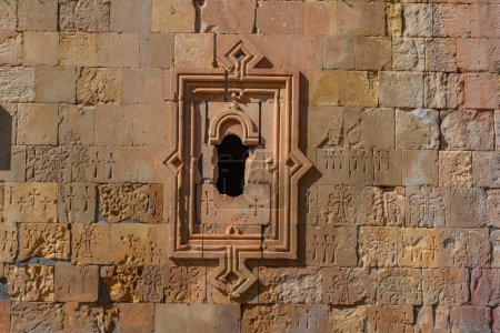 Día de verano en el monasterio de Noravank en Armenia