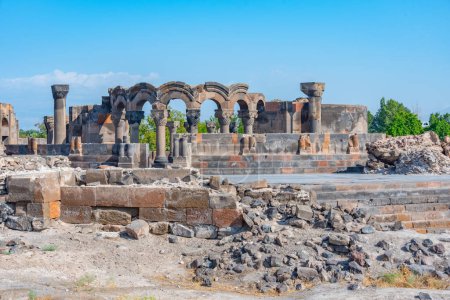Ruines de la cathédrale Zvartnots en Arménie
