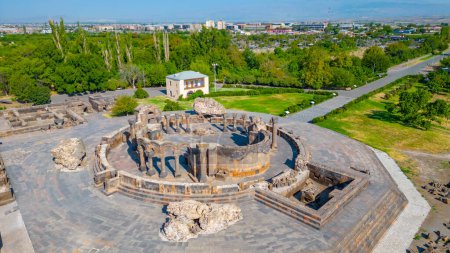 Ruines de la cathédrale Zvartnots en Arménie
