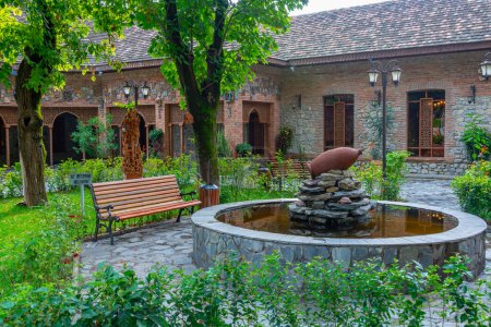 Téléchargez les photos : Centre de céramique et d'arts appliqués Abad à Sheki, Azerbaïdjan - en image libre de droit