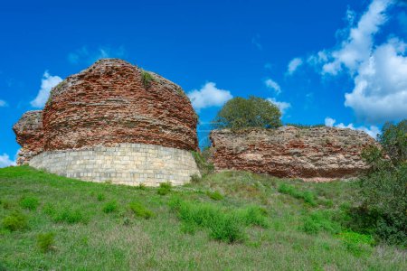Téléchargez les photos : Les ruines des anciens remparts de Gabala en Azerbaïdjan - en image libre de droit