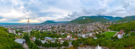 Téléchargez les photos : Vue panoramique de Sheki en Azerbaïdjan - en image libre de droit