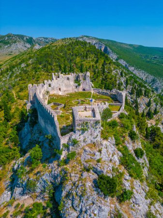 Vista de la fortaleza de Blagaj en Bosnia y Herzegovina