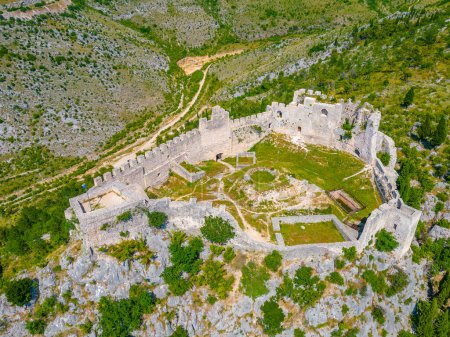 Vista de la fortaleza de Blagaj en Bosnia y Herzegovina