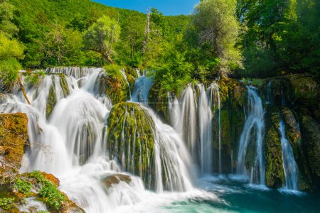 Téléchargez les photos : Cascades Great Una en Bosnie-Herzégovine - en image libre de droit