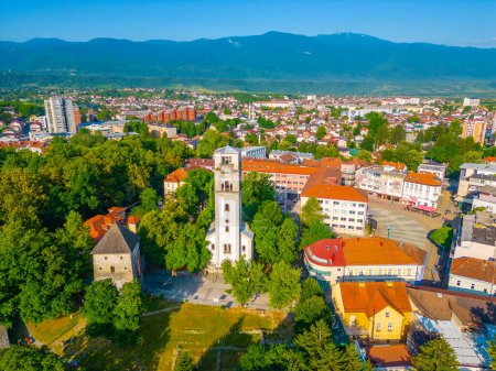 Téléchargez les photos : Vue aérienne du centre-ville de Bihac, Bosnie-Herzégovine - en image libre de droit