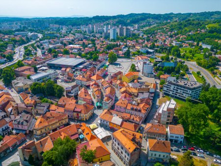 Blick auf die bosnische Stadt Tuzla