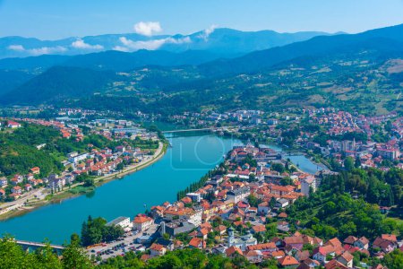 Vista panorámica de la ciudad de Visegrad en Bosnia y Herzegovina
