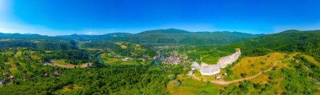 Téléchargez les photos : Vieille ville d'Ostrovica et Kulen Vakuf en Bosnie-Herzégovine - en image libre de droit