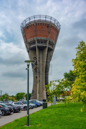 Foto de La torre de agua en la ciudad croata Vukovar - Imagen libre de derechos