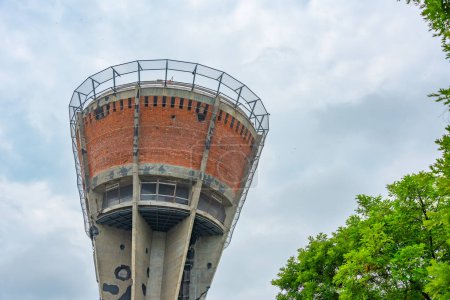 Foto de La torre de agua en la ciudad croata Vukovar - Imagen libre de derechos