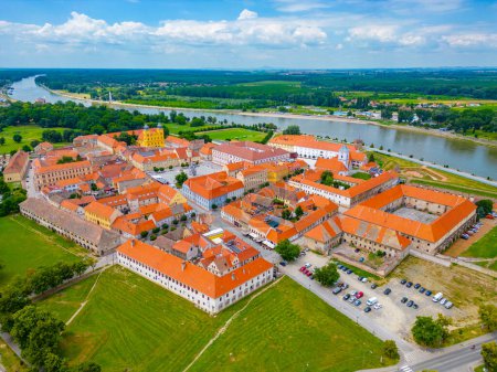 Vista aérea del casco antiguo de Osijek, Croacia