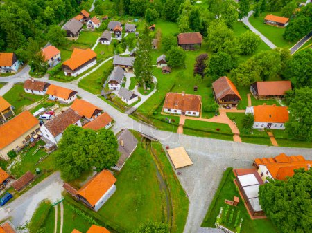 Luftaufnahme des Ethno-Dorfes in Kumrovec, Kroatien