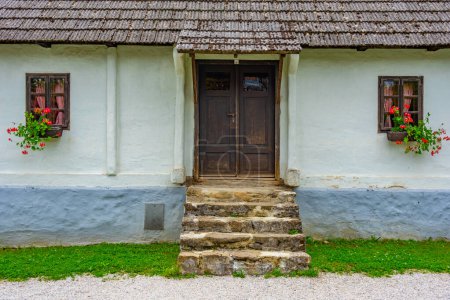 Casas históricas en pueblo etno croata Kumrovec