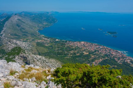 Téléchargez les photos : Vue aérienne de la ville croate Orebic - en image libre de droit