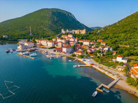 Vista panorámica de la ciudad croata Mali Ston