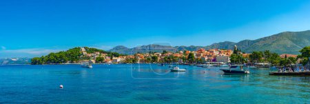 Meerblick auf die kroatische Stadt Cavtat
