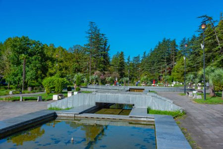 Téléchargez les photos : Fontaine au parc tskaltubo en Géorgie - en image libre de droit