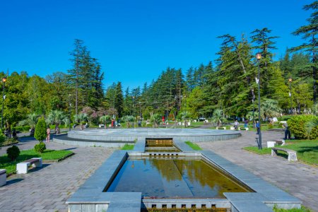 Téléchargez les photos : Fontaine au parc tskaltubo en Géorgie - en image libre de droit