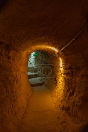 Geschnitzter Raum in den Vardzia-Höhlen in Georgien