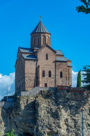 Iglesia Metekhi Virgen María Asunción en Tiflis, Georgia